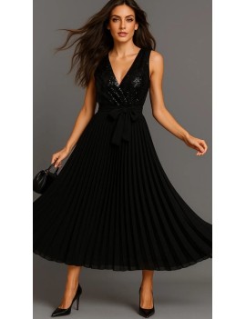 Longue robe à sequins plissée